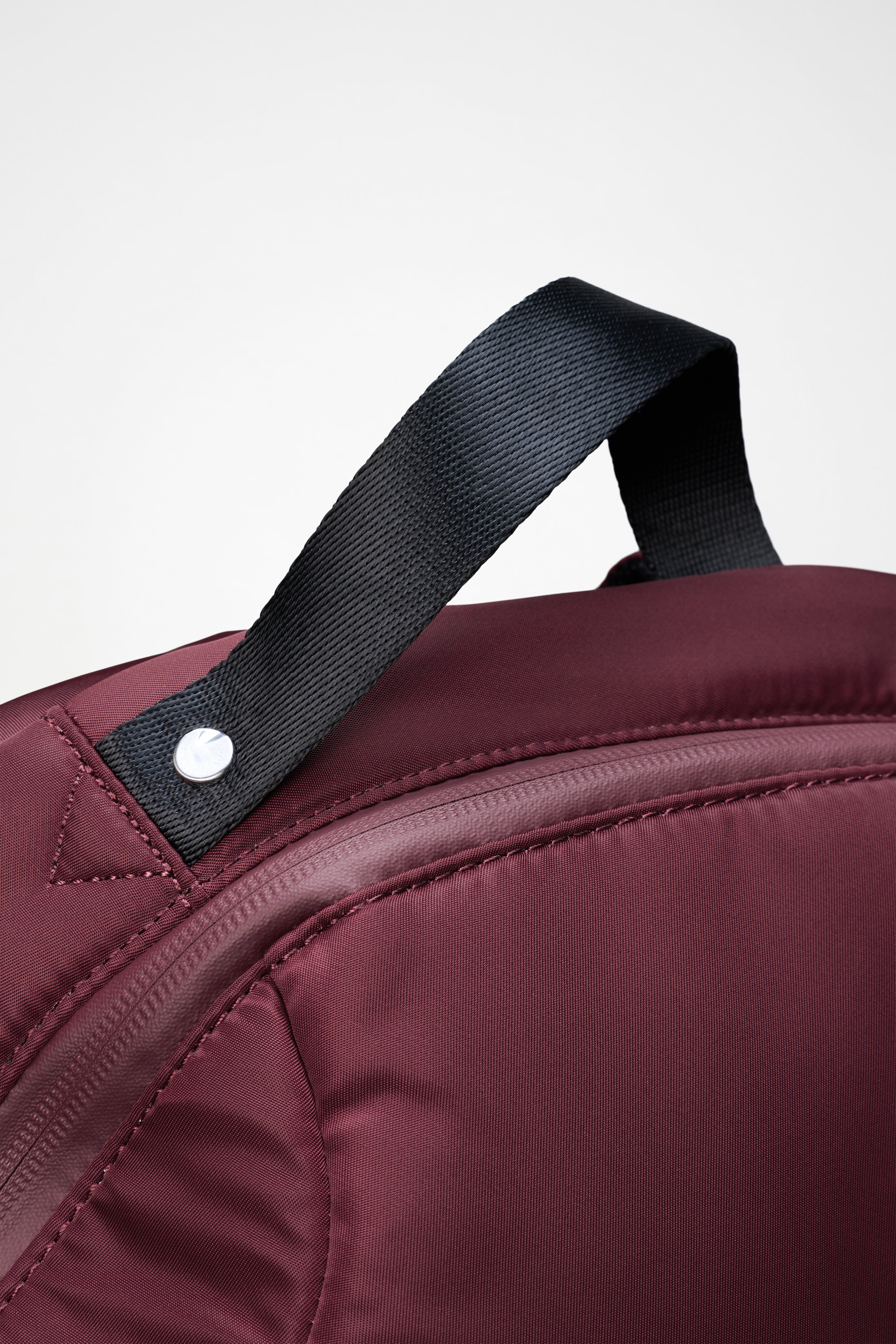 RAINS Delphi Backpack Sip 30L H28.50 x D14 x W47.50 cm Backpack