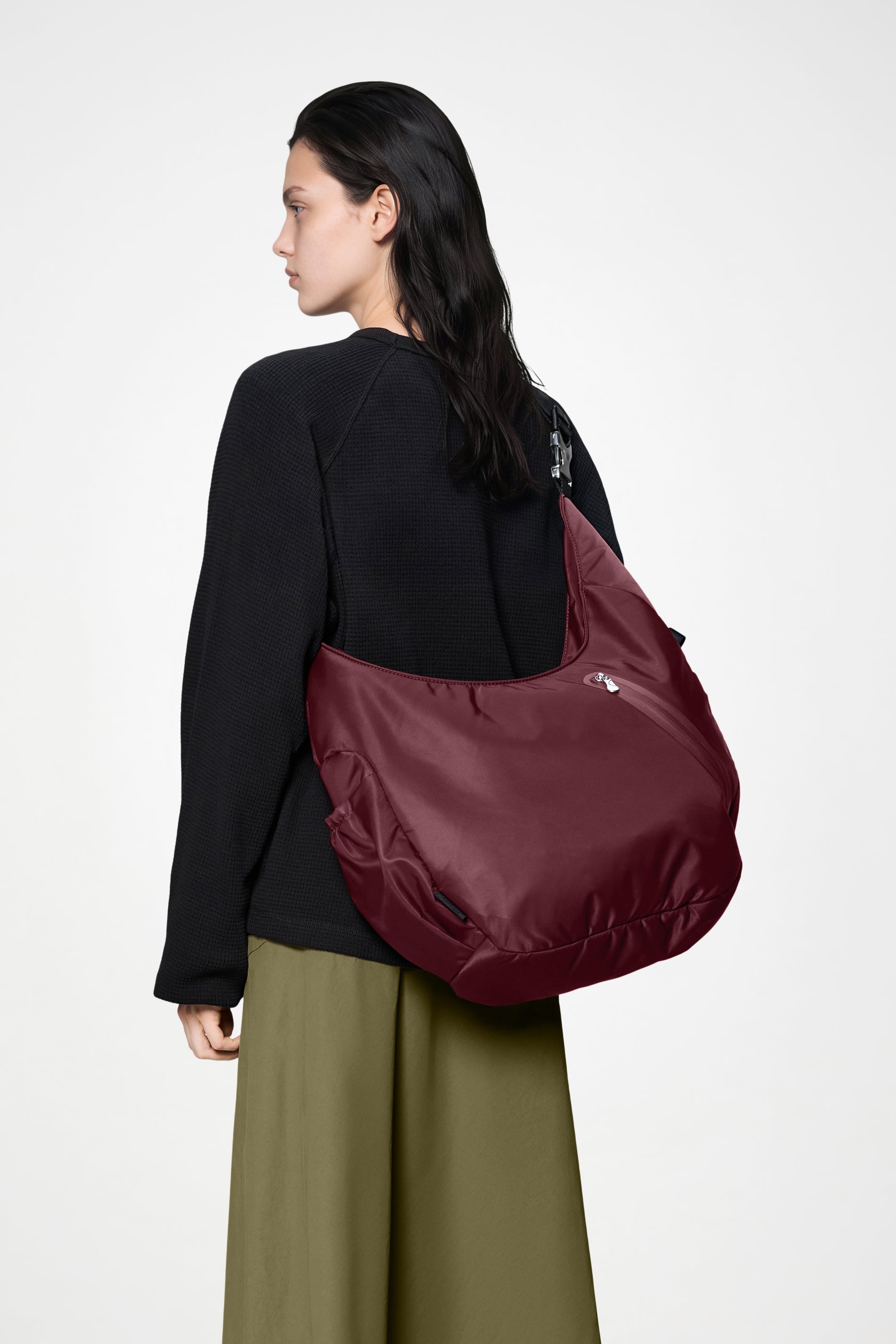 RAINS Delphi Shoulder Bag Large Sip 28L H45 x D14 x W32 cm Shoulder Bag